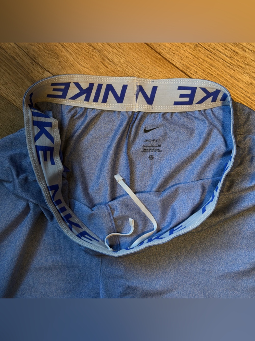 Nike womens Dri-FIT Attack mid-rise 5” unlined shorts - XL - Picture 7 of 11